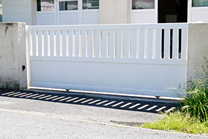 Driveway Swing Gate Repair in Jacksonville, FL